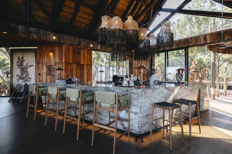 The dining and bar area at Lolebezi Safari Lodge