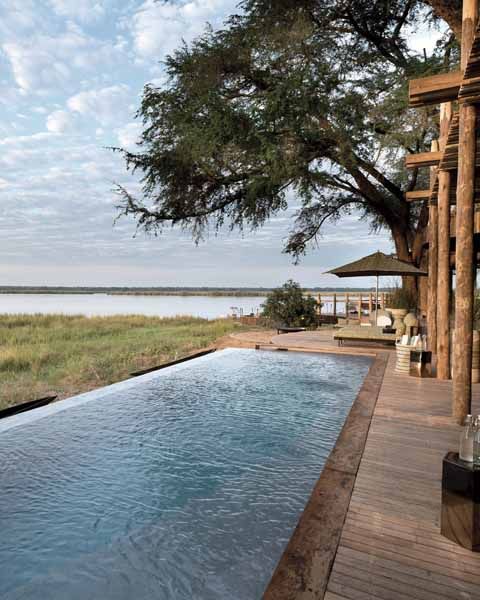 Private plunge pool overlooking the Zambezi at Lolebezi