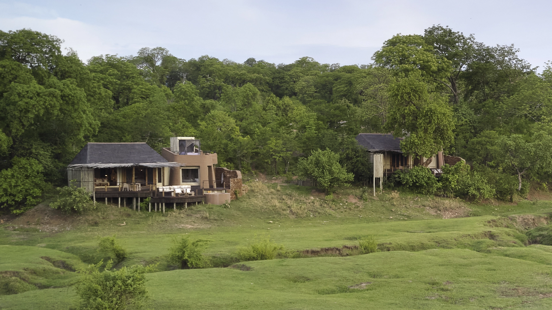 Zllc puku ridge safari retreats exterior